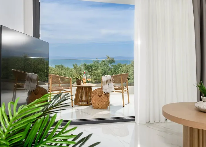 Thea Luxury Living Παχύς